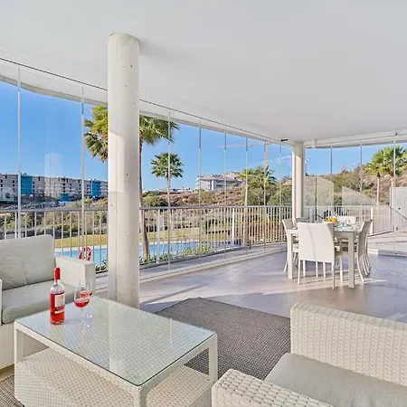 Ocean & Pool View 3-bedroom Apt. *