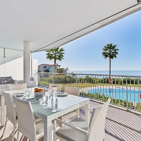 Apartment Ocean & Pool View 3-bedroom Apt. *