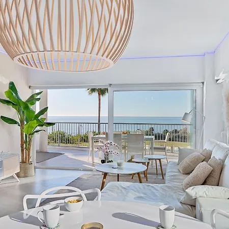 Ocean & Pool View 3-bedroom Apt. * Malaga